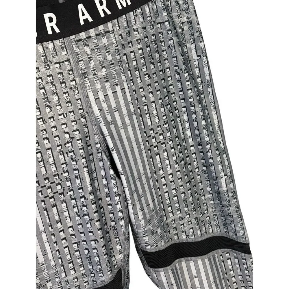Under Armour CoolSwitch Run gray with black accent full length leggings - L